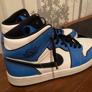 Jordan 1 signal blue mids